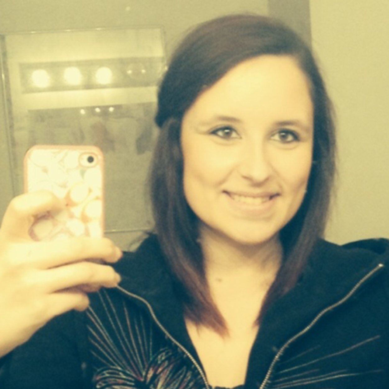 Singer, figure skate, love to travel, work all the time:( and love hanging out with friends when i can :).