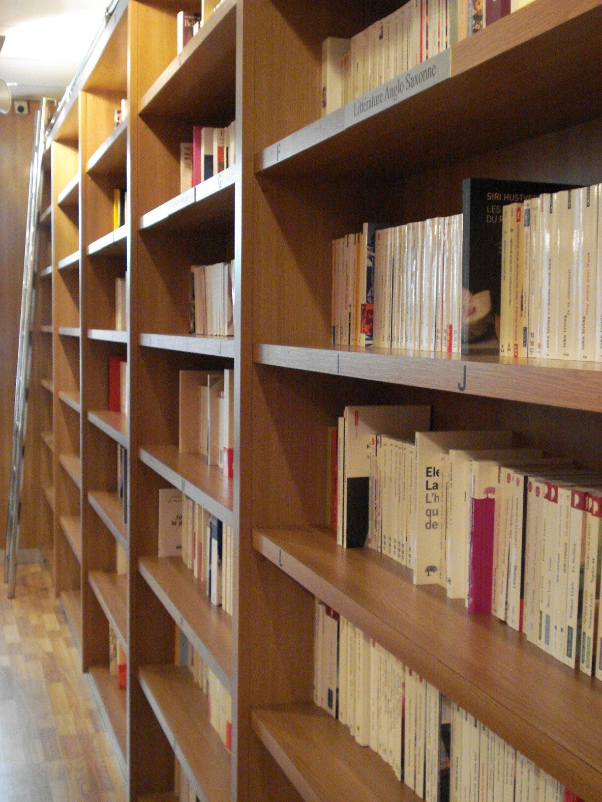 Librairie Les Cahiers de Colette 23-25 rue Rambuteau 75004 Paris
