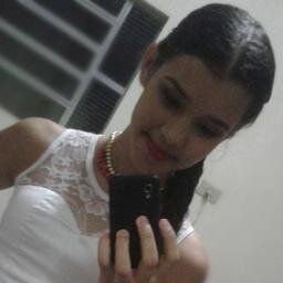 Segue lá no insta: lariss4mun1z