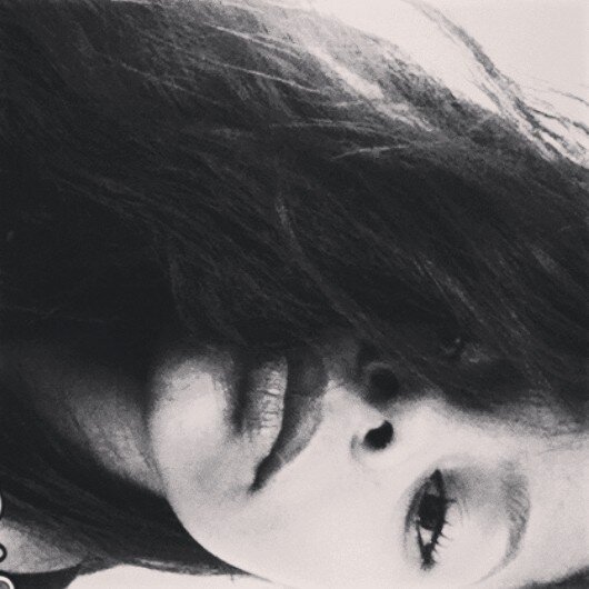 Quem se define se limita ;)