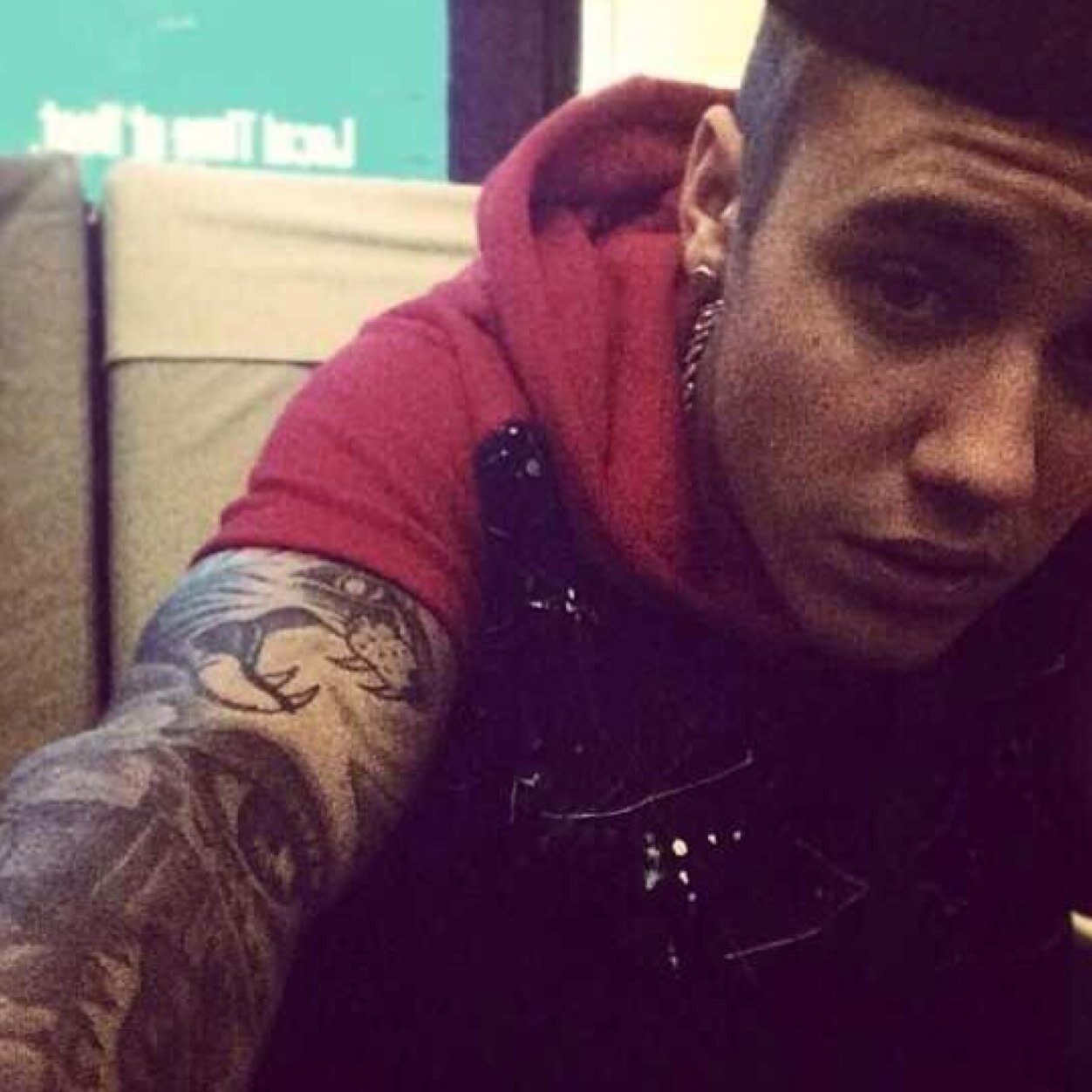 He cut his hair, he lost fans 
He got tattoos, he lost fans 
He got arrested, he lost fans
I said fans not beliebers
