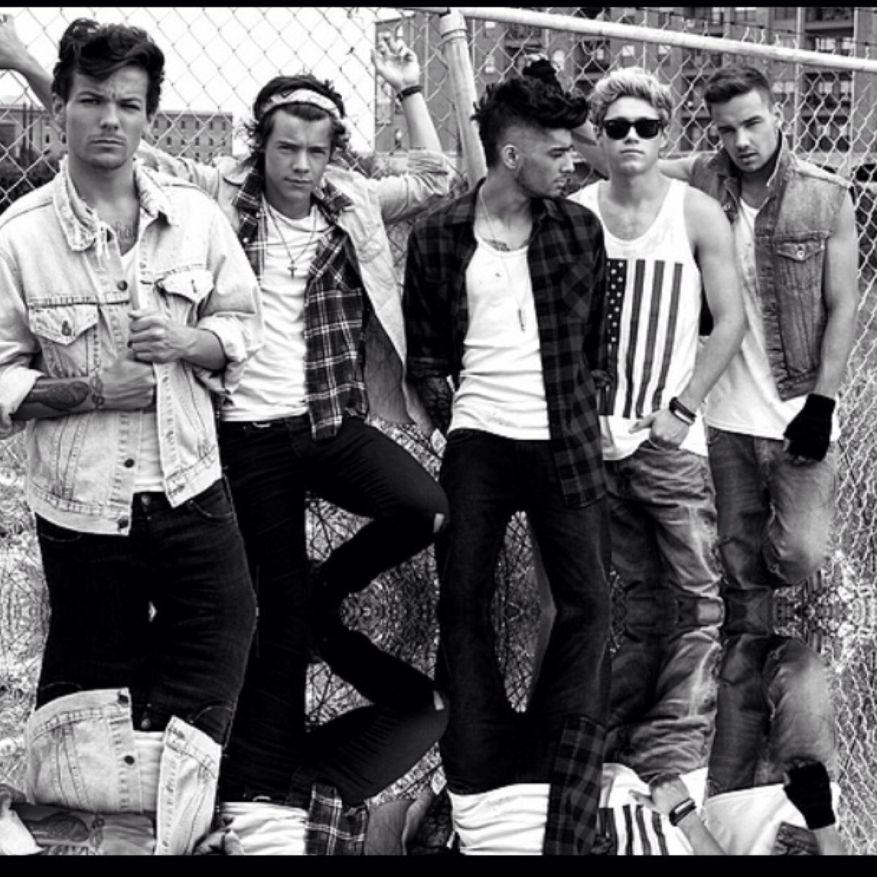 Hey providing yall with the latest updates/ photos on Our lads  checkout my youtube one d page: http://t.co/0W6trSkKcO