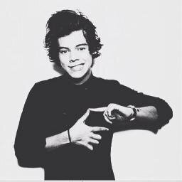 Créeme, ser un Directioner Boy no te hace mas genial, ni perfecto me siento igual de vulnerable que tu, solo expreso mis emociones. #DirectionerBoy 1313 / 69