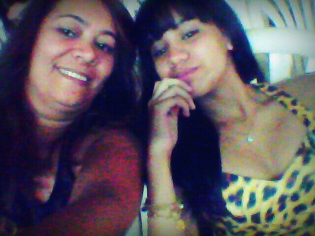 Sou seguidora do senhor Jesus Cristo,casada,carinhosa,protetora,amo minhas duas filhas,lutadora pelos meus ideais e pela minha família....