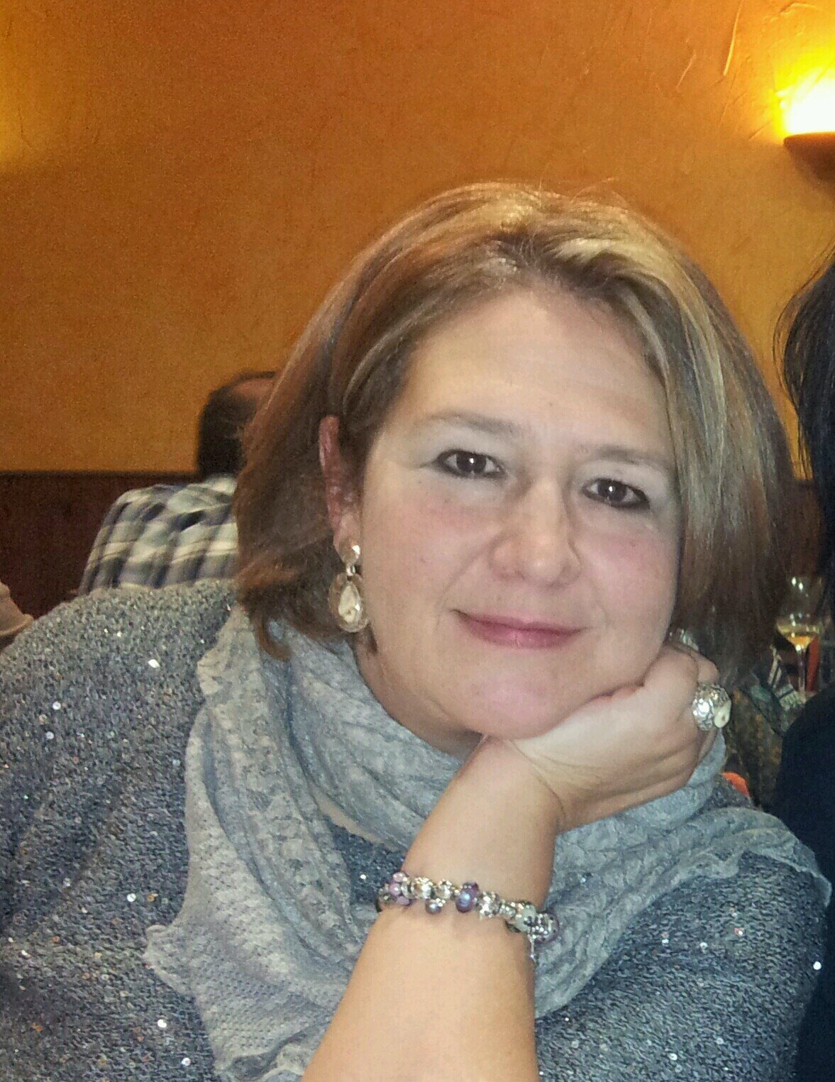 Enfermera. Enamorada de Mérida y de Extremadura. Socialista por convicción.Diputada del PSOE en la Asamblea de Extremadura.