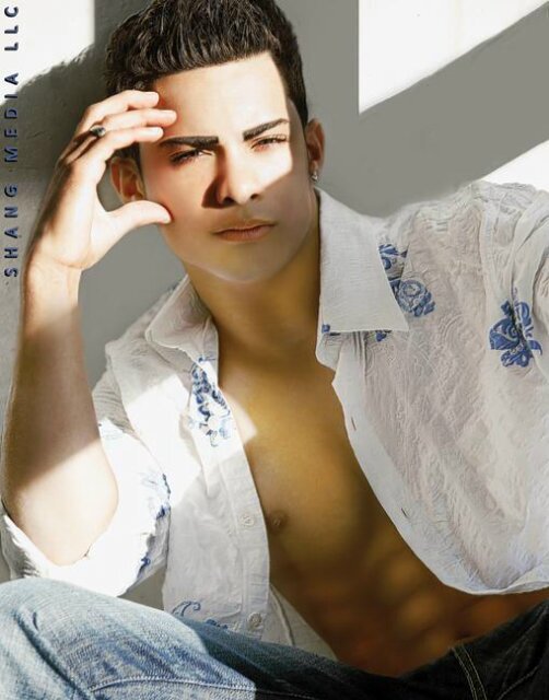 Deon93134's profile picture. Living is the art of getting use to what we didn't expected that's why leave me let me live my life cauze I'm thy handsomest man alive