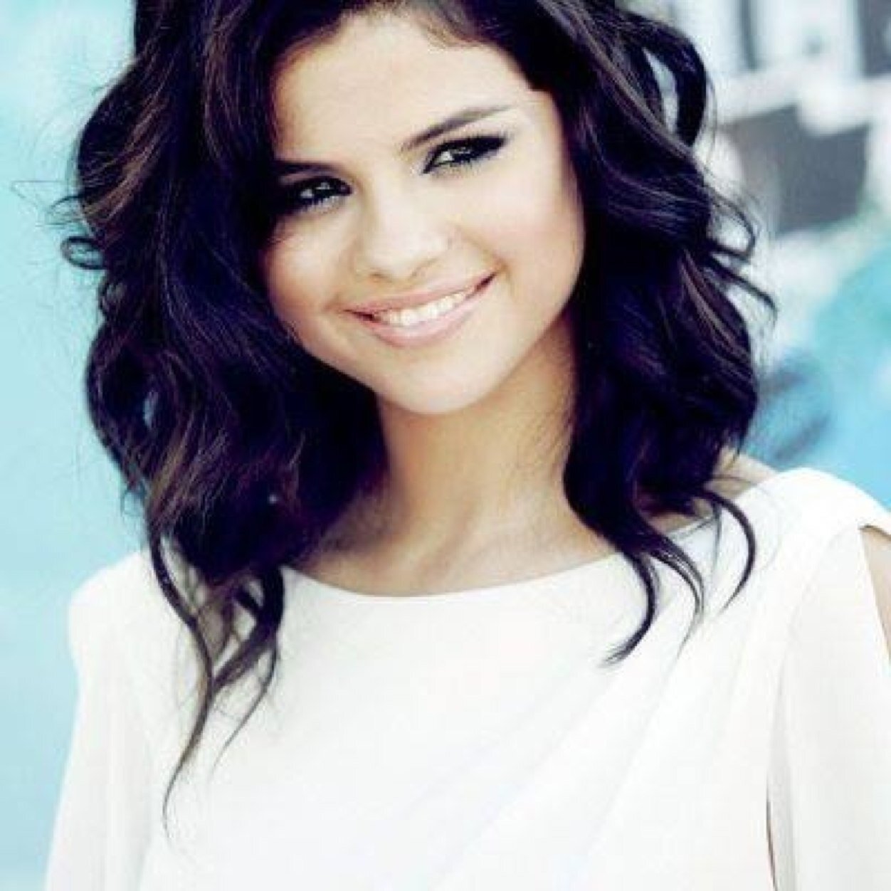 LoveStarsAntho's profile picture. #Selenator #Teamtal #Directioner #Anavien #Belieber #Swifter #Mixer #Lovatics #Arianator #Louaner #Smiler #teampopi #LaTribuDeDana ♥♥