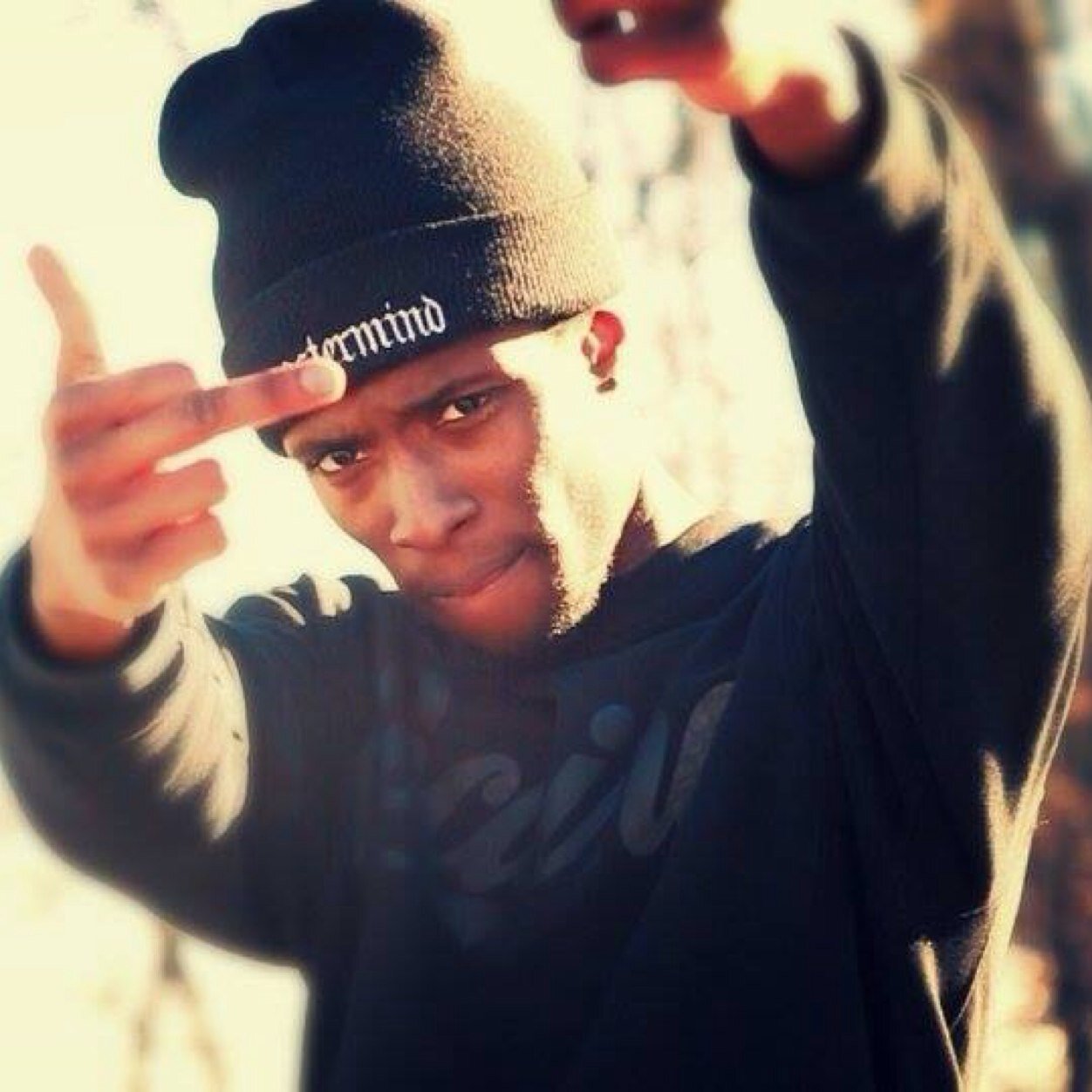 Rap Finessin droppin 2014 / IG: RealYungHass / For features and bookings email YungHassMusic@gmail.com #TNEFF x #Pilots