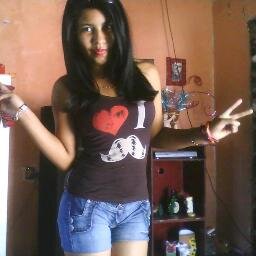 Soy Nueva en Esto, :-* Me SIGUESSSS y TE SIGOO?