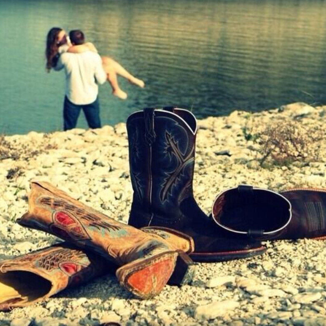 southern sweetheart, cute and classy, but country. small town girl. ♡