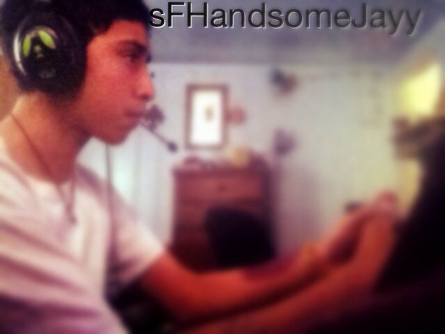 Gamer.Livestreamer.MLG Team.Recruting for sF since some members left.Follow and i will Follo Back