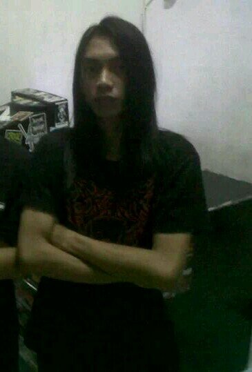 I Love mom, I love dad and love my family..
 SKATEBOARDING

      http://t.co/CuAhMiv3