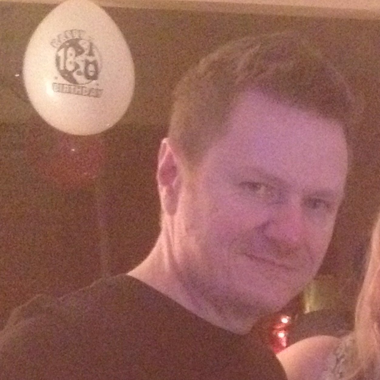 Dad of four ,married for 23 years ,slightly over weight but still sexy in a weird way haha part time inventor full time dreamer