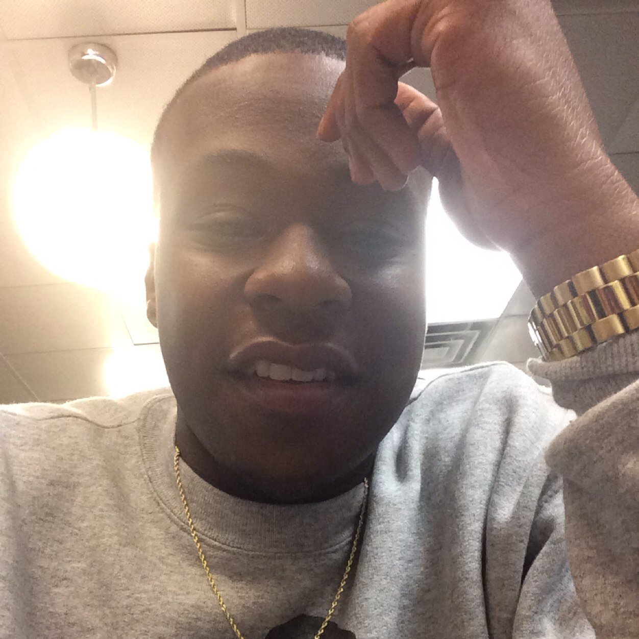 Regular kidd that loves God, and my fam.. Money rules everything around here.#M.O.E #TEAMHEAT#TEAMSWAG 100...