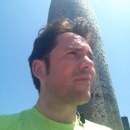 Me encantan las energias renovables, el cine y el marketing. Siempre buscando nuevos retos y cosas que aprender.