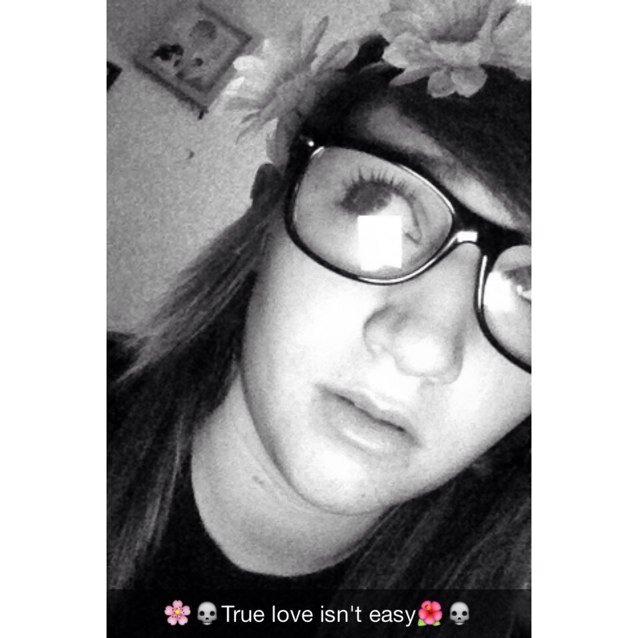 Yo hoes✌️ i love youtubers im weird k bye