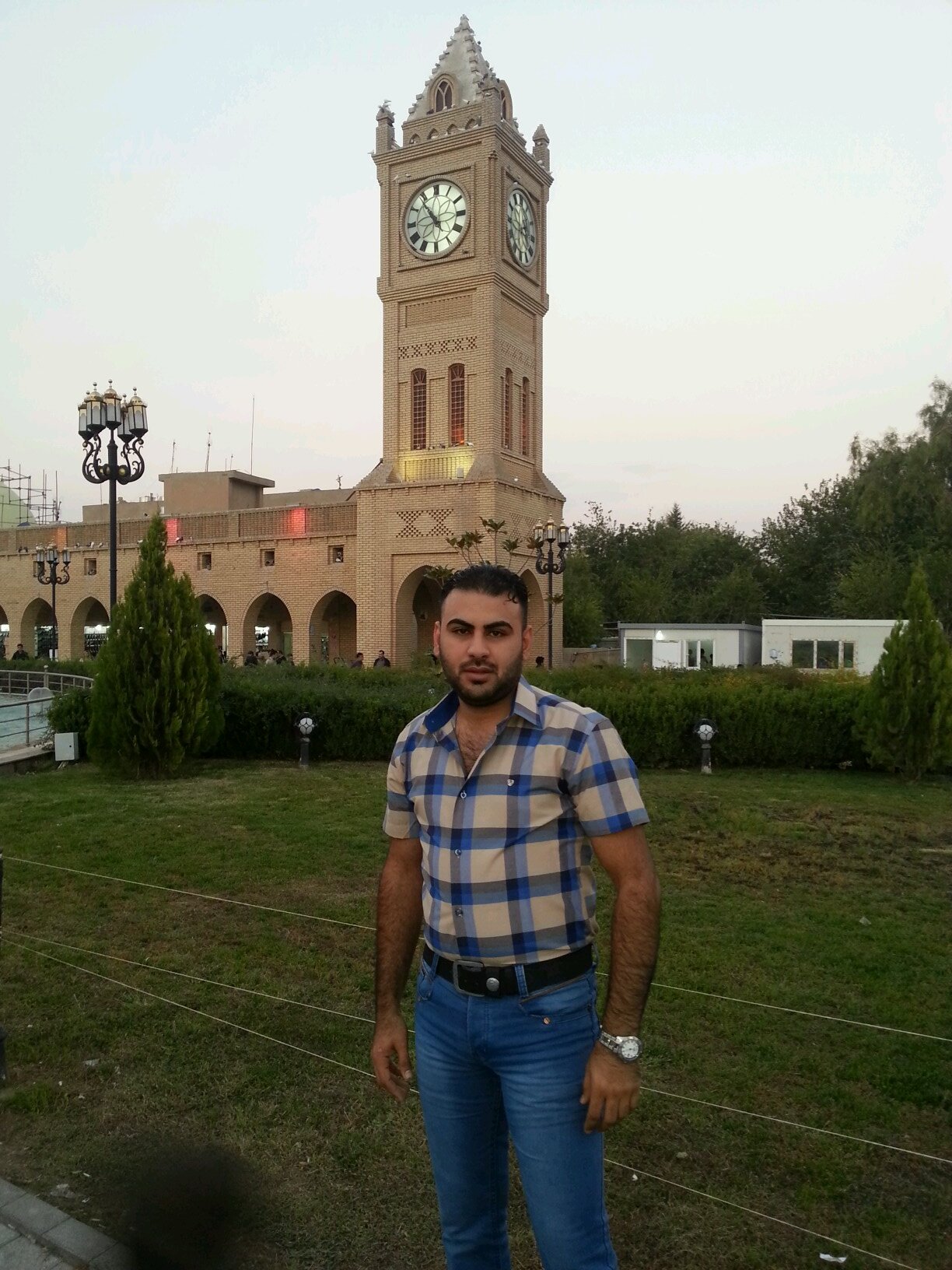 aмer yaѕѕιn
ғroм вaѕraн
lιve ιn ѕaмawaн
ιragι мιlιтary college
мarrιed
18/8/2008