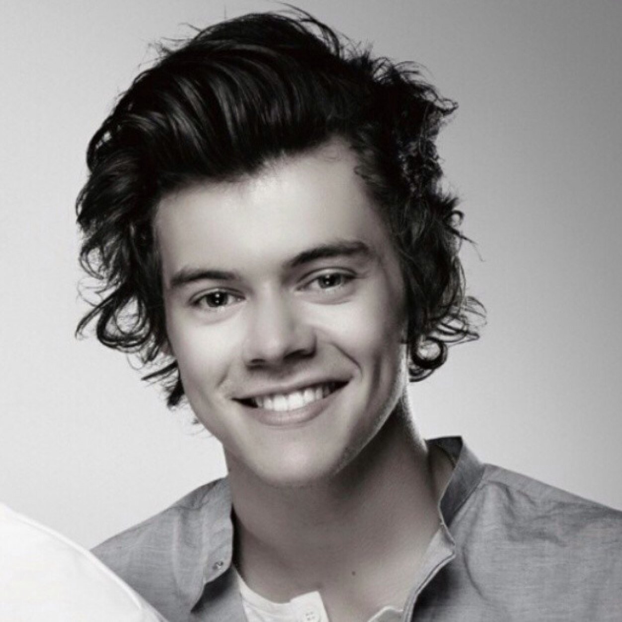 you got a free follow from me, so pls follow my main account @support1d i'd really appreciate it .xo