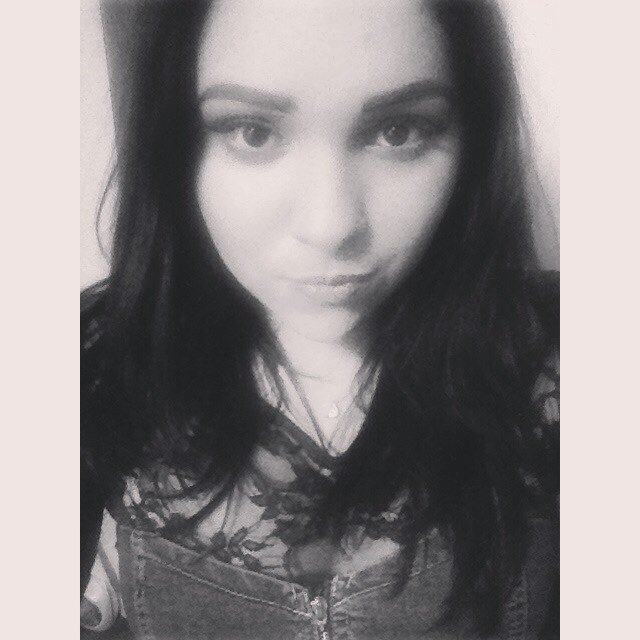 OfficialRaeesa's profile picture. If you haven't got nice things to say go away