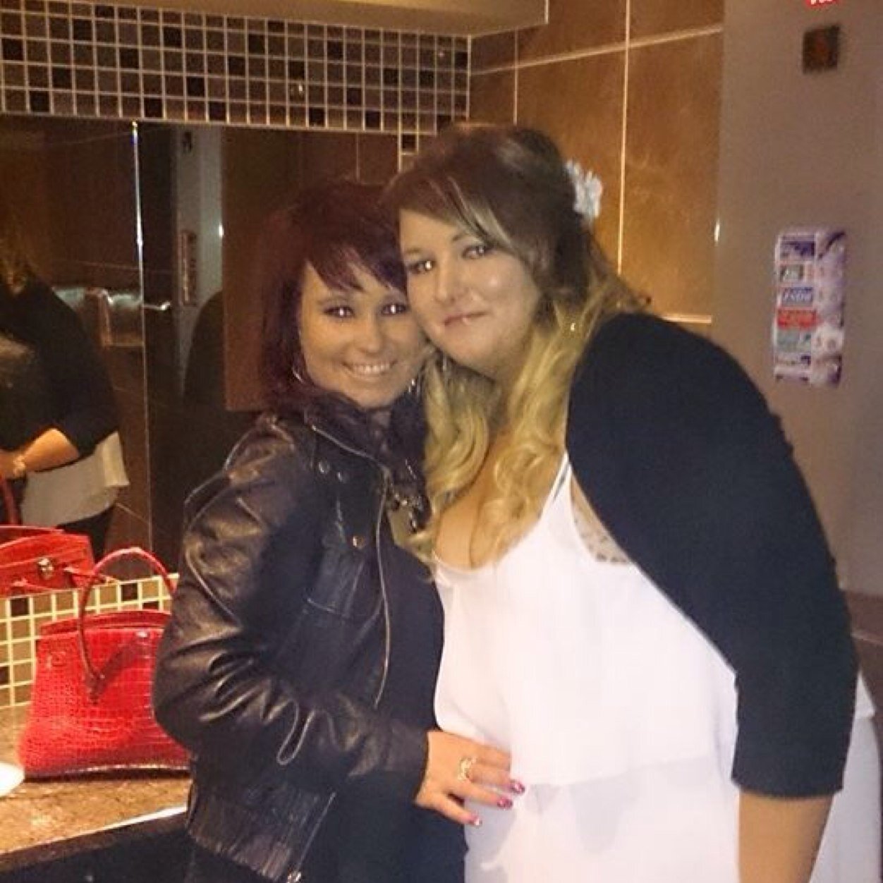 cooganchloe's profile picture. ☺️ 
Follow me & ill follow back..!  x