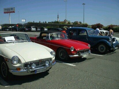 WeAreCarLovers's profile picture. Esa emoción que se siente al escuchar un motor y sentir temblar el suelo bajo tus pies, solo lo consiguen los coches de competición.