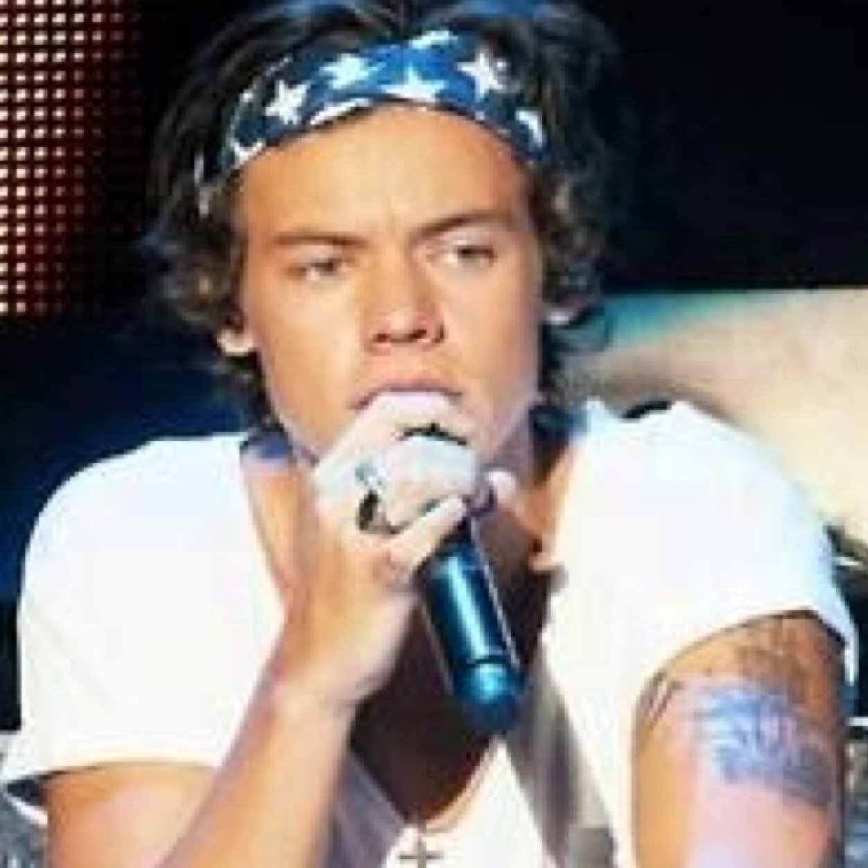 Please follow @StrawZarryPie instead of this account. Thaaaaaannnkks. xx