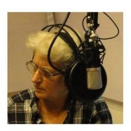 Periodista, orgullosa argentina, defensora de la vida en todas sus manifestaciones, co prductora y conductora de En el Aire esta Noche en Simphony Fm 91.3.