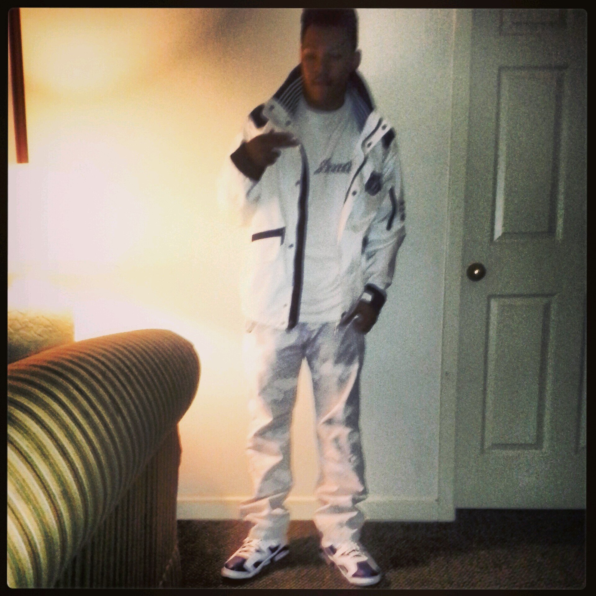 Im just to real to be living so fake.....i only speak the truth follow me on insta @sneaker_head_vestoo