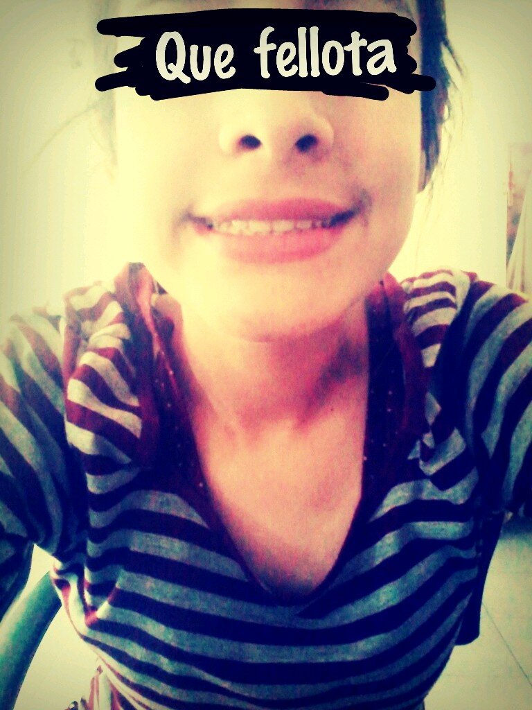 rara,estupida,divertida,chaparrita,amigable,sin nada que hacer,me gusta el futbol americano,me gusta bailar,me gusta el futbol •*Que mas quieres*•