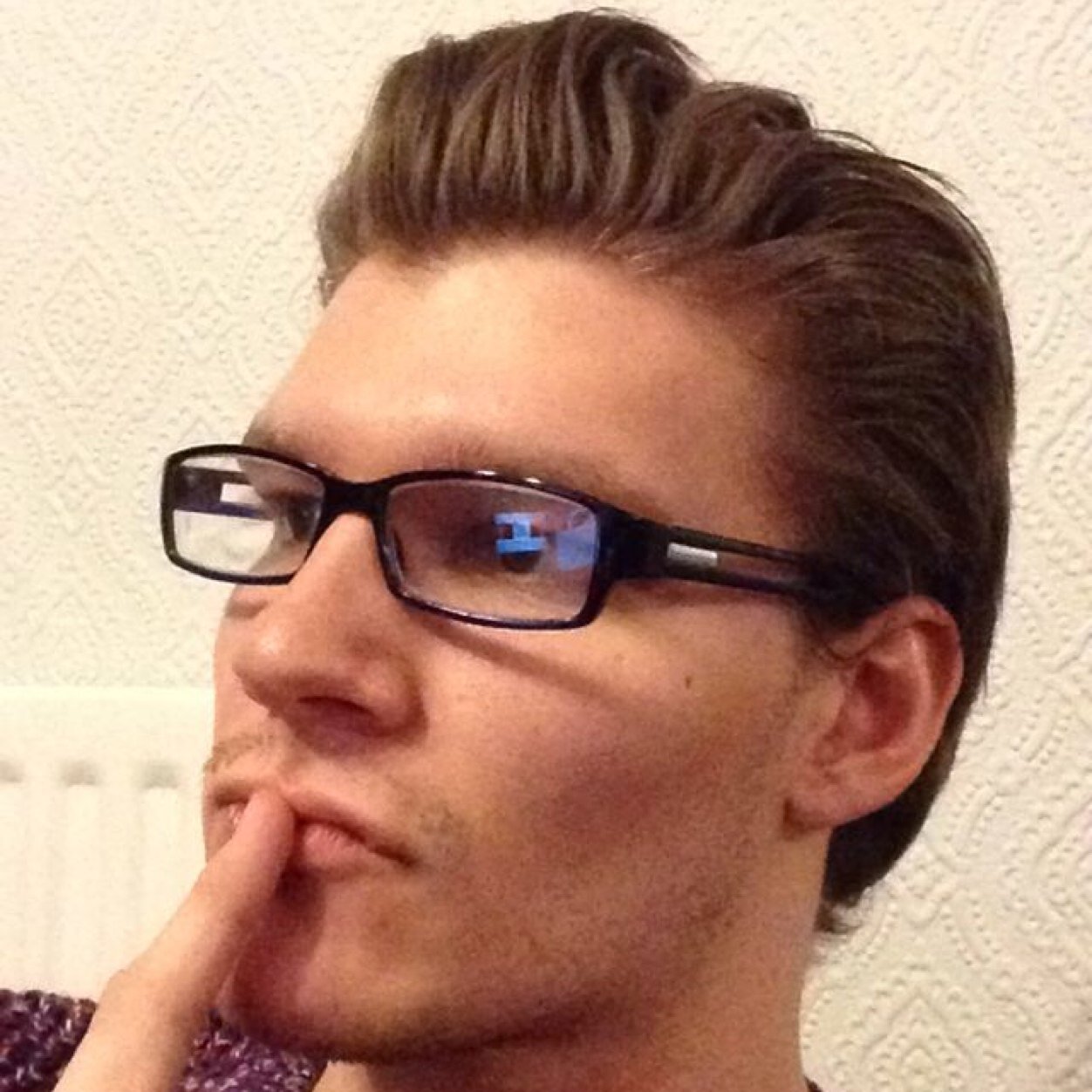 *19* year old writer who has been on writers strike for 19 years. 

SnapChat: gazdvy / Instagram: @GazDvy / Vine: Gaz Devey
