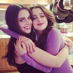 Hey guy's its laura from austin Best Friends are  @VanessaMarano10 ,@_RydelLynch_R5,Raini,Calum,Ross P.s I'm a Tad new so say hi (Single)