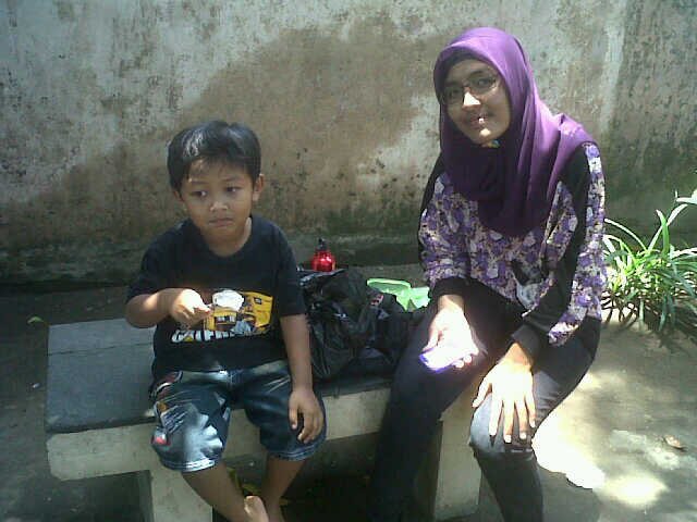 Hard to be a woman,,think like a man,,act like a lady,,look like a young girl,n work like a horse