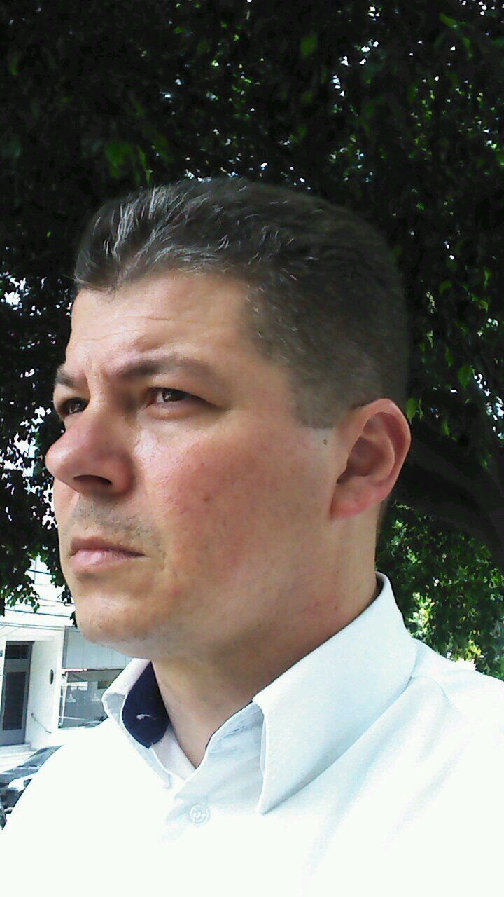 Consultor de vendas de veículos 0KM, Hyundai HMB, atendimento clientes nos processos de vendas, pós-vendas, financiamentos e vendas de acessórios e agregados.