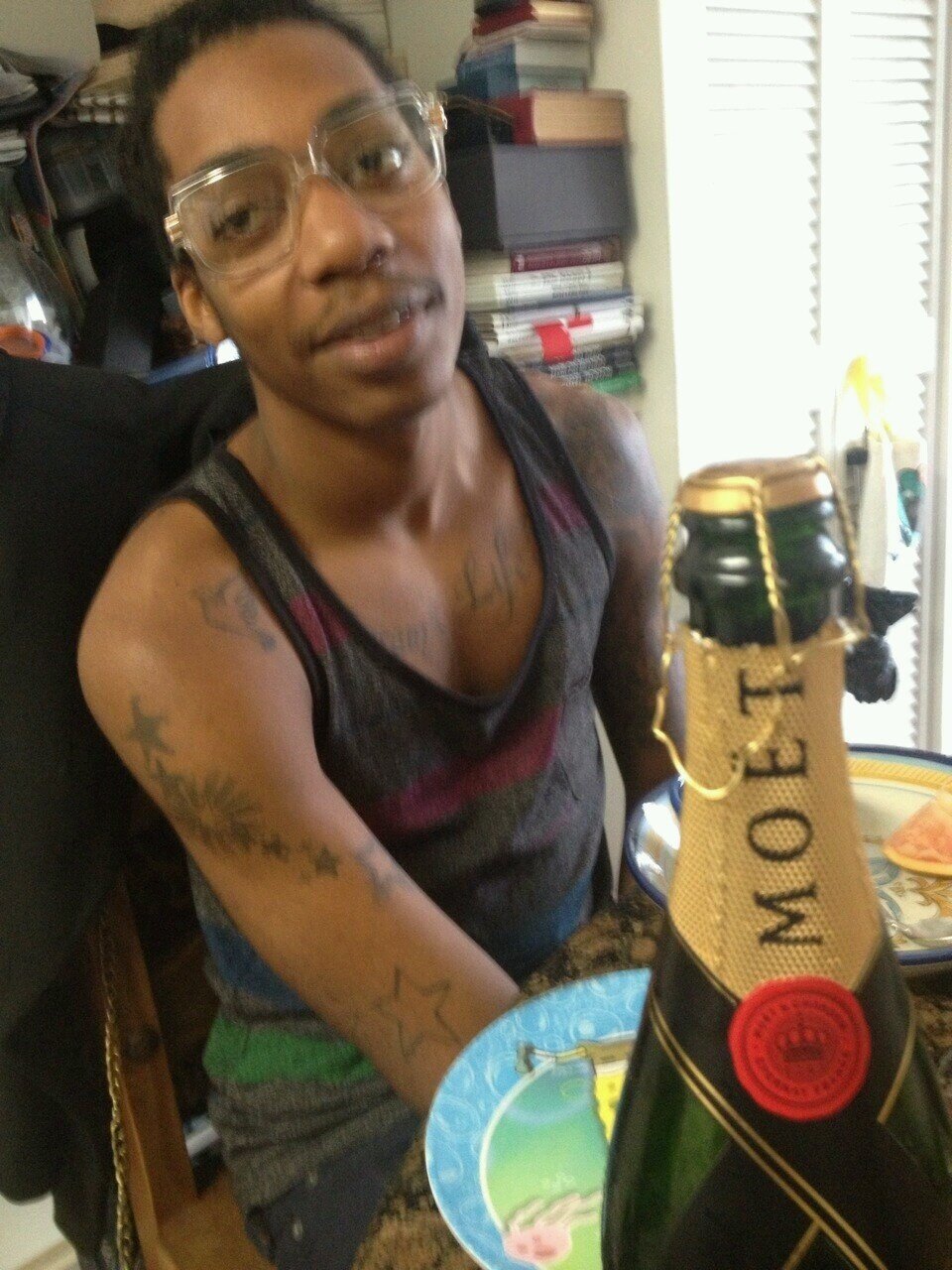 étudiant Expert en drogue !! Pa Trp De FollOwerrzz En vlé pa vin craZy #BigTeamXfama  #TeamNevaStopTheBouyon  #TeamDrogué #TeamBlockè  TT Moun ...La EN ROUTE