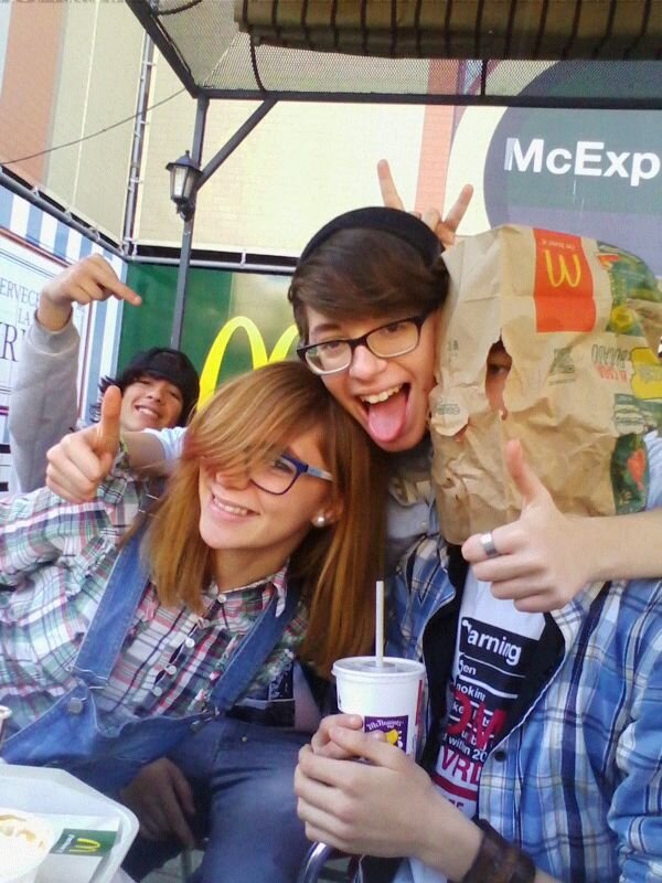 Enamorado desde el 17 de Mayo. @dejamesinaire Es mi pava :D Y los @checheaf son mi FAMILY.