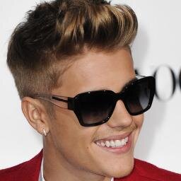 Topete Dourado, olhos cor de mel, lábios vermelho sangue, um anjo pra mim! #MuchLove #Swag #Prince ♥ @ThisKingBieber  ♥