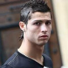 Ronaldo ama gua ganteng nya samaa kan?