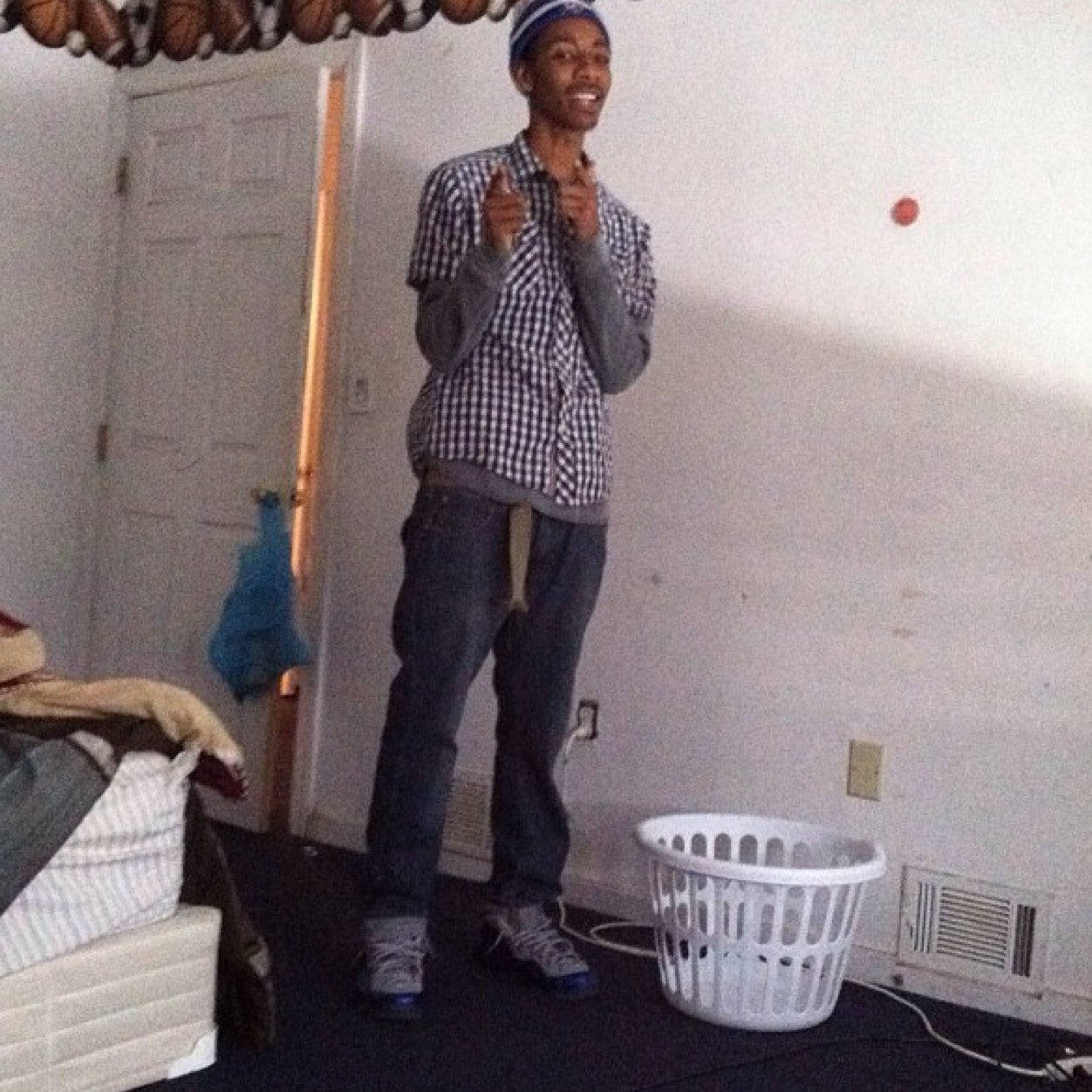 i REALLY DNT CARE WAT UR DEAL IS... JUS FOLLOW ME.. follow me on ig duck_game_crazy