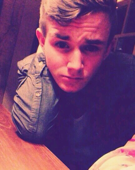 AdamCorderoy's profile picture. im weird :')