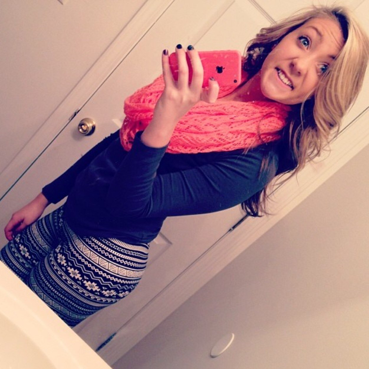 hayleydawn1999's profile picture. lifes a rollercoaster just ride it. forget the haters only god can judge ya✨