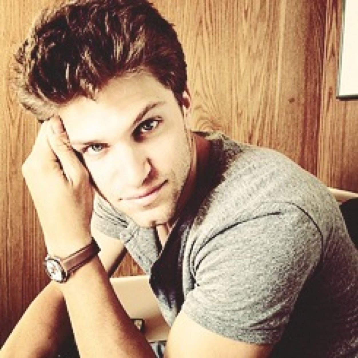 Hermano de Alison