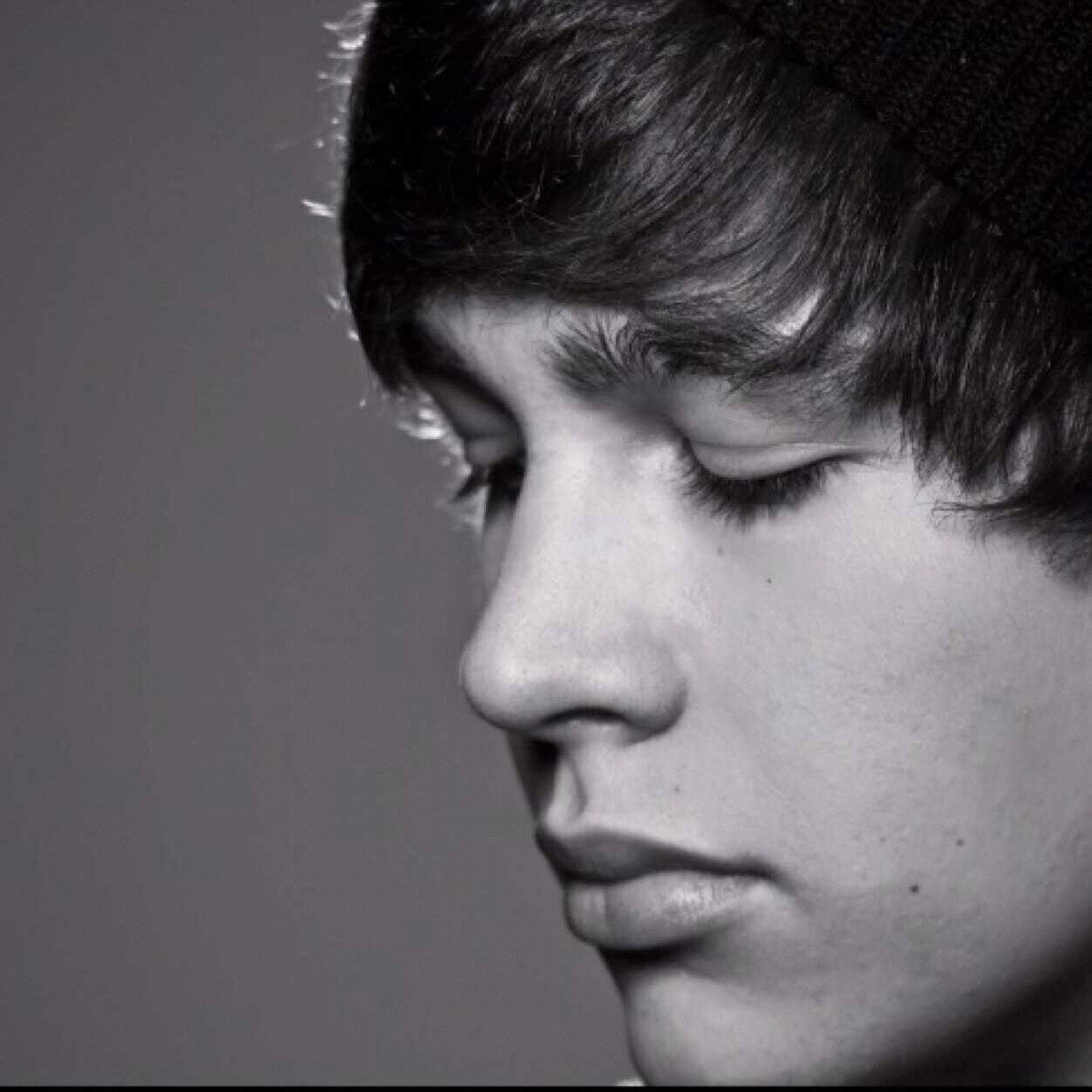 i love you austin mahone  I'm a mahomie forever @austinmahone see that white button with that person click it snd please make it blue i love you ♥♥♥♥♥♥