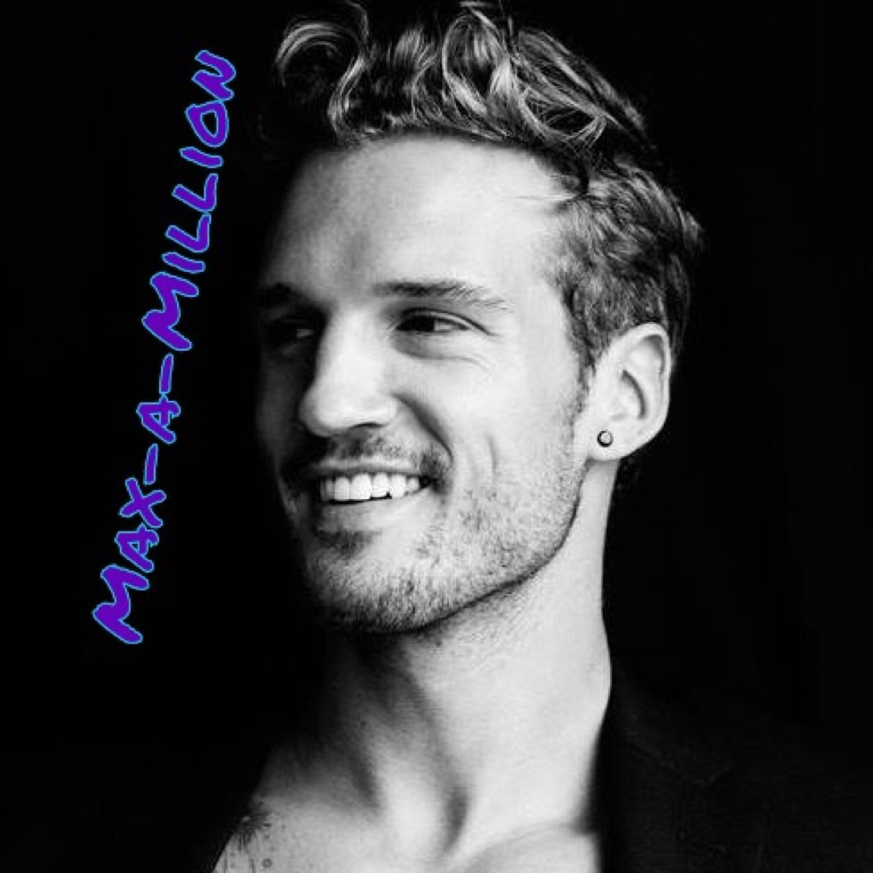 •Ever kiss a Prince to see if he turns into a frog? I have. He did.• [RP.MC.21+] Haaay, I'm gaaay.