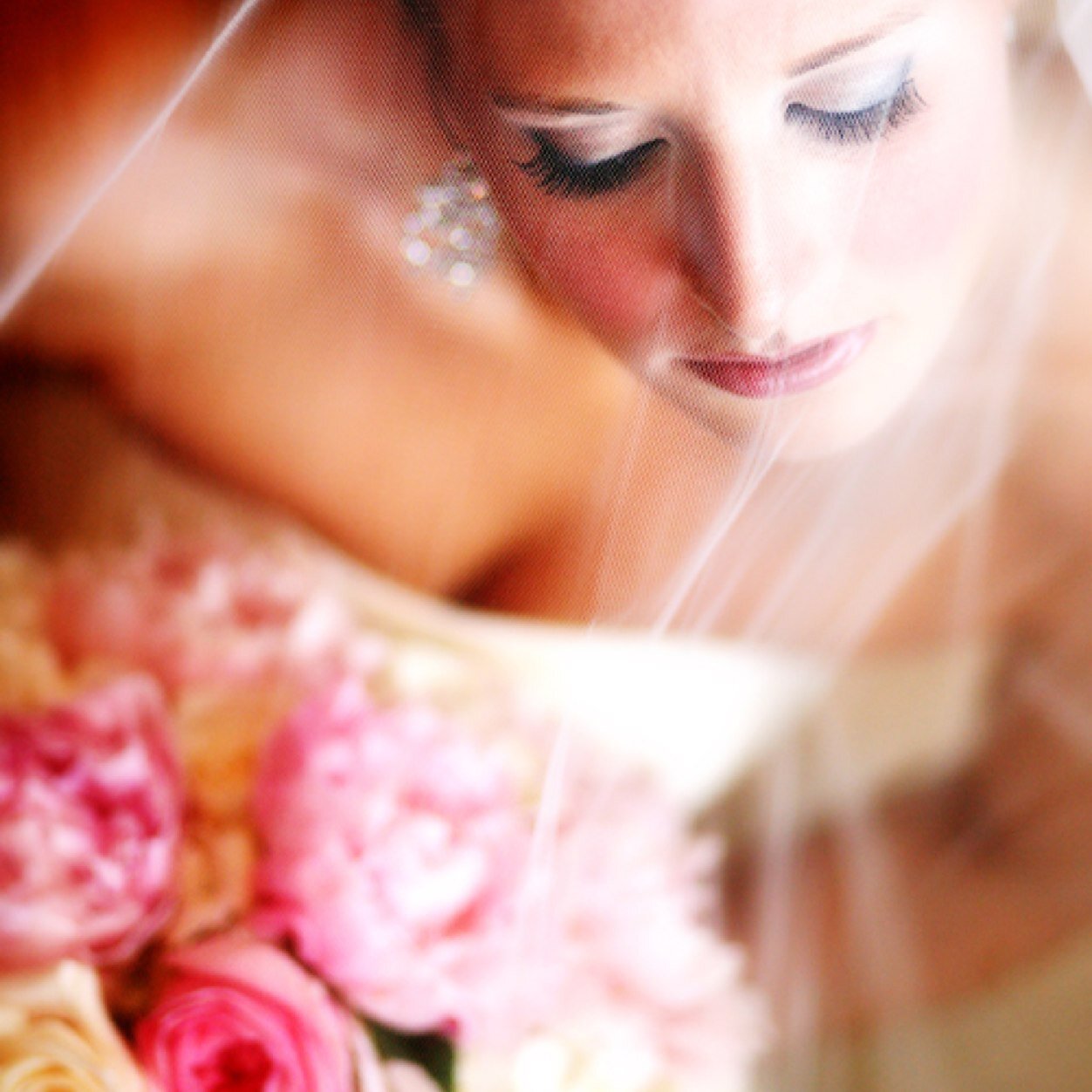 Harlowe Studios is an award-winning wedding photography studio serving NYC and Seattle areas. Destination weddings available.