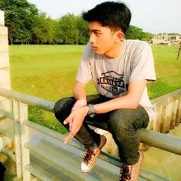 Me? Aeronautical Student Insa Allah be Engineer
ig: yandestian