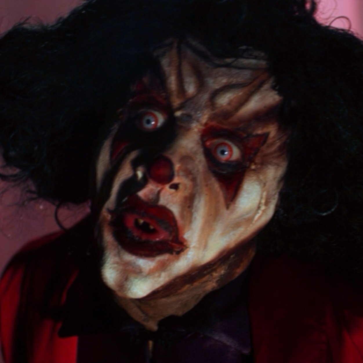 Mirror, Mirror on the wall, Who's the baddest fucking clown of them all? It's Kill Joy. #MutiUniverseRP #VeryDarkRP.