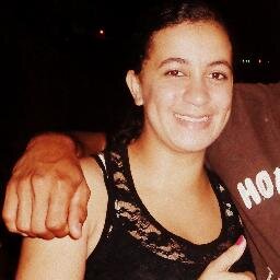 Minha vida é definida entre: Família, Meu namorado, Amigos, @justinbieber e @WhoisCarlos..
Amo muito todos vcs!!!!! ♥ ♥
