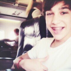 Juro solemnemente que mis inteciones no son buenas   (nico my rarito) (austin follows)