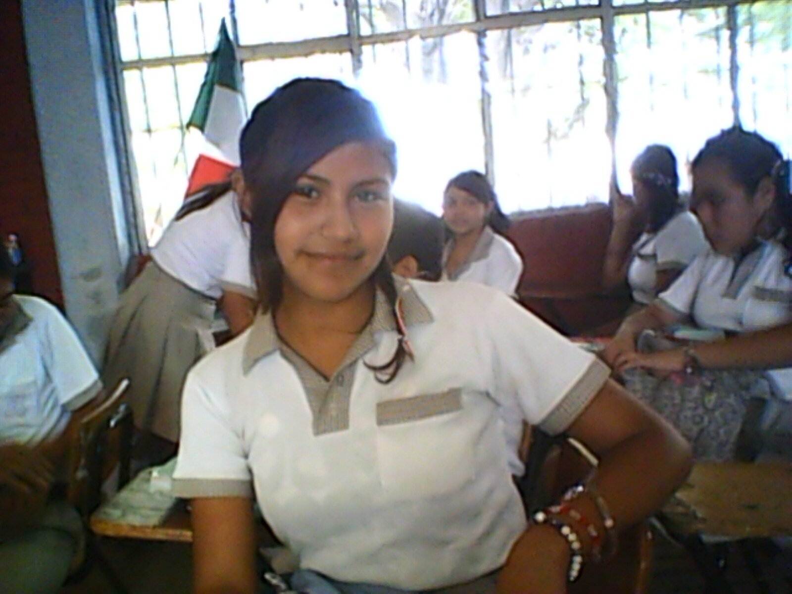 Soy buena onda me guzta kantar tener amigaz y amig0z andar de pary tambn de happy