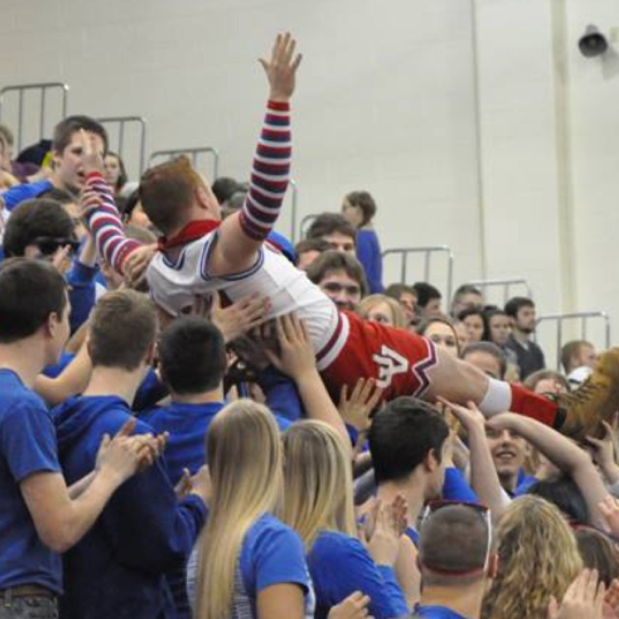 Patriot_Pack's profile picture. Official Twitter of the Owen Valley Student Section! Game updates, themes, and everything Owen Valley. 
#PatriotTime